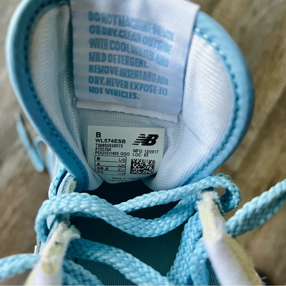 New Balance Classics Womens 574 Baby Blue Size 6B - Picture 7 of 7